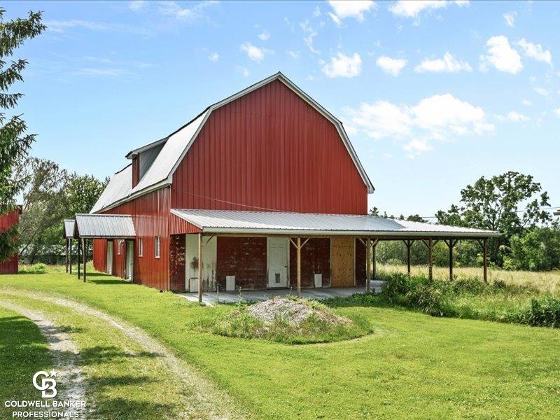 5420 McIntyre Road North Street, MI 48049 - Photo 35 of 46 50146143-b0b8841b-e838-4e5b-9a58-36a1e7c5b351.JPG