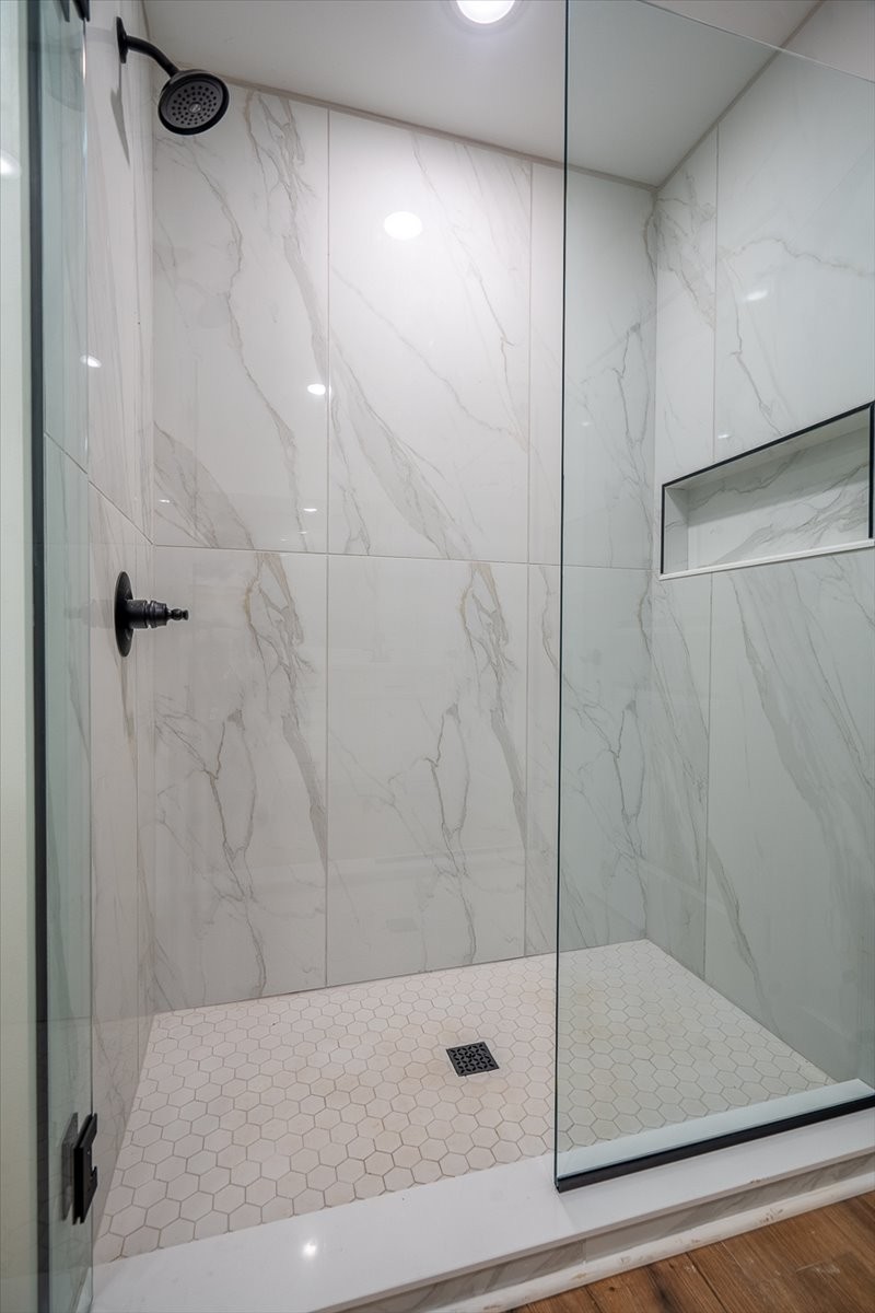 3987 Buffalo Road Summertown, TN 38483 - Photo 20 of 26 a bathroom with a shower