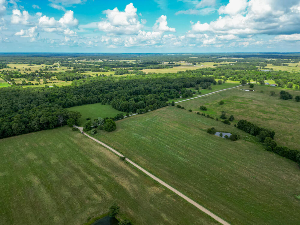10175 Doe Run Road Phillipsburg, MO 65722 - Photo 4 of 18 DJI_0053