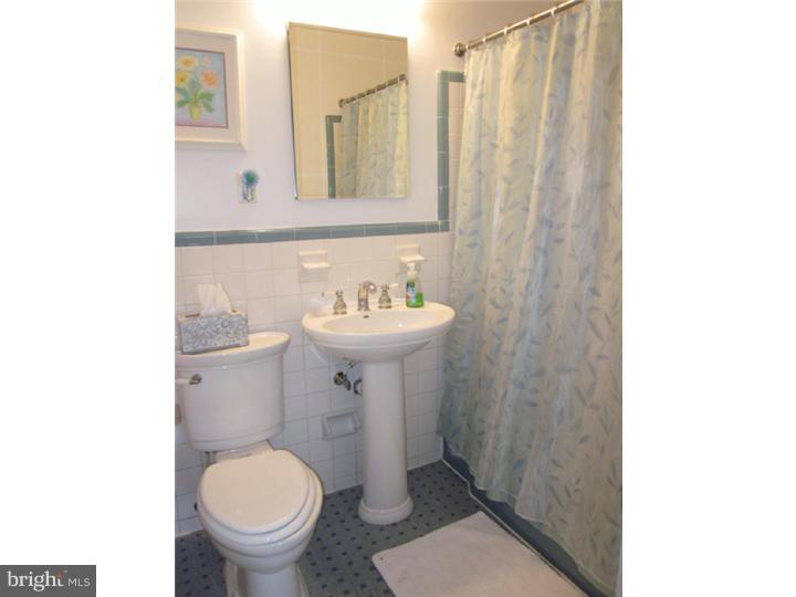 2412 Rambler Road Wilmington, DE 19810 - Photo 18 of 25 Bathroom