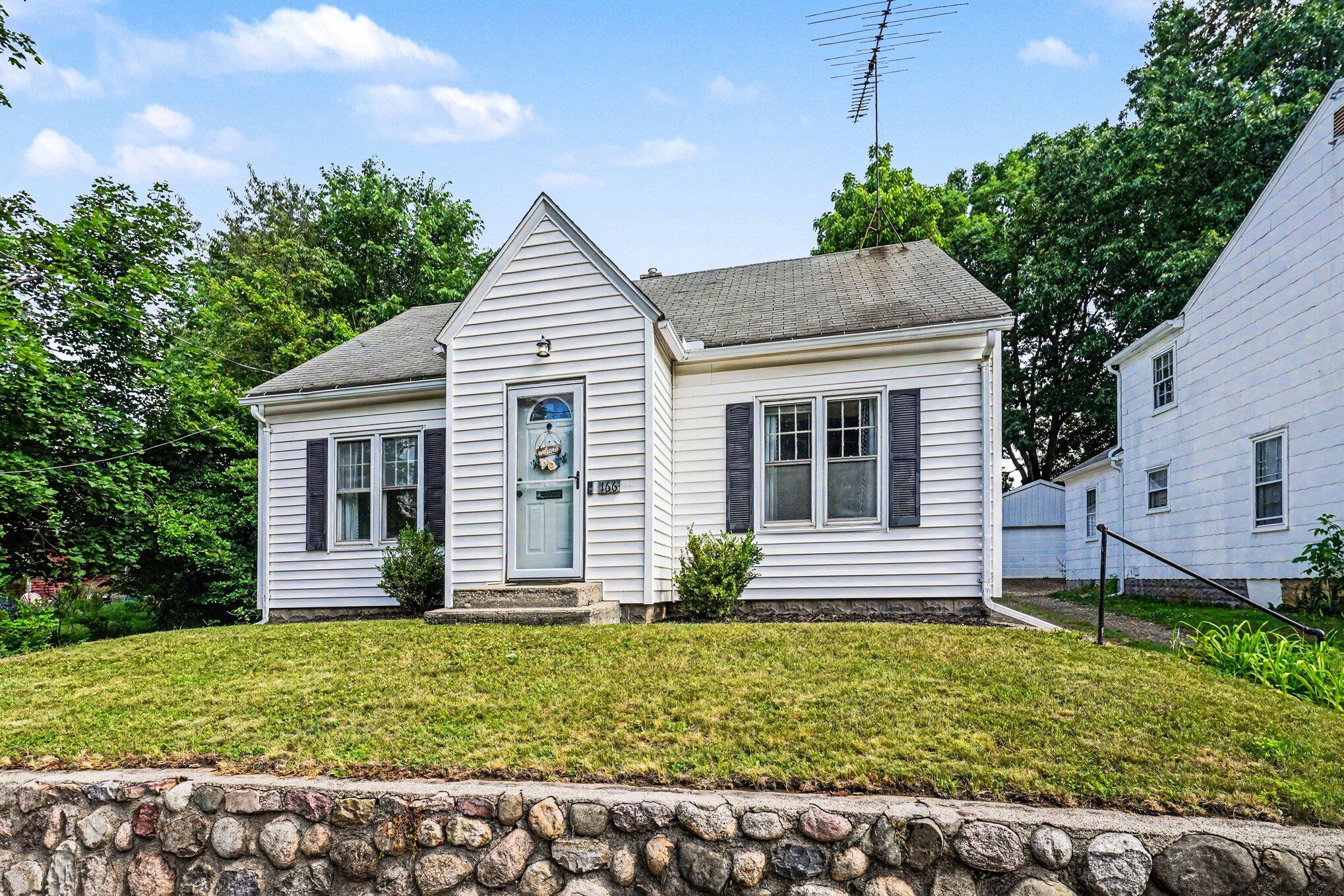 166 Ridgewood Street Kalamazoo, MI 49001 - Photo 1 of 30 001_file_5966