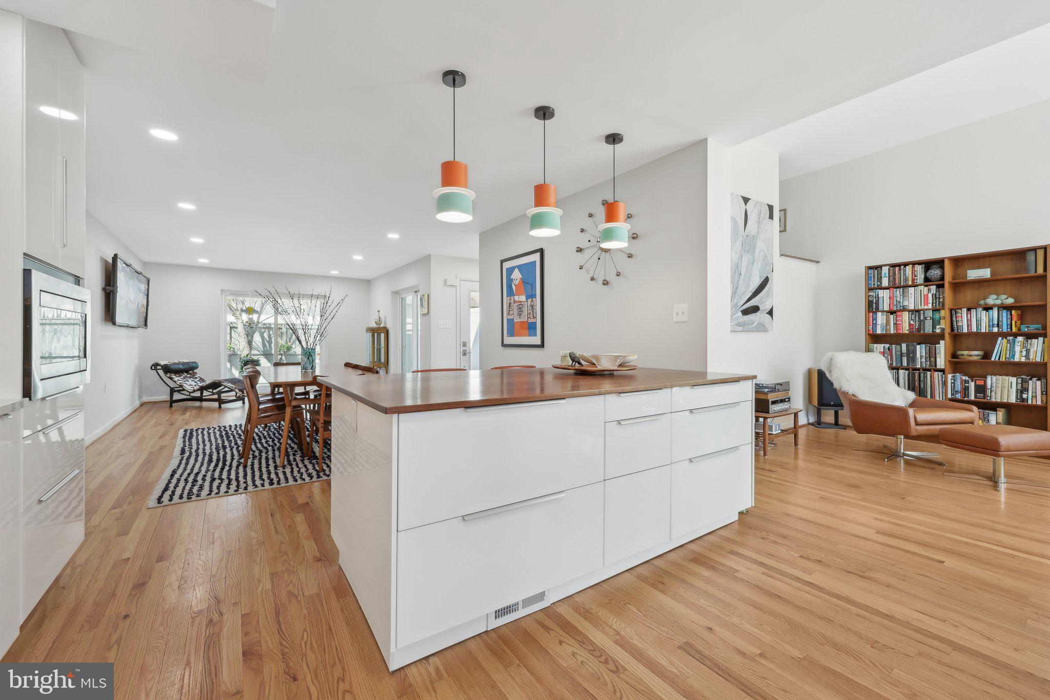 1503 Inlet Court Reston, VA 20190 - Photo 18 of 59 a living room with furniture and a wooden floor