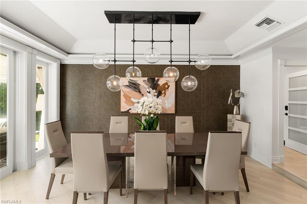 2570 Crayton Road Naples, FL 34103 - Photo 11 of 39