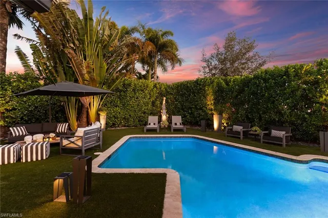 $2,995,000 | 2570 Crayton Road, Naples, FL 34103