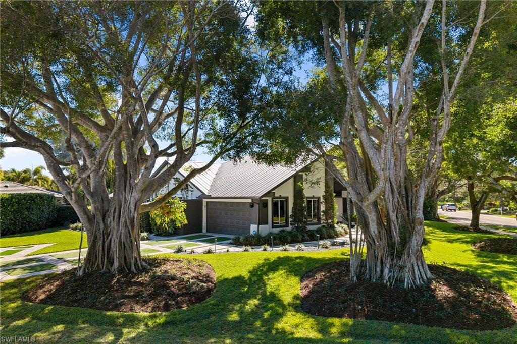 2570 Crayton Road Naples, FL 34103 - Photo 37 of 39