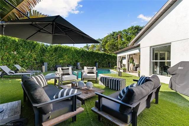 $2,995,000 | 2570 Crayton Road, Naples, FL 34103