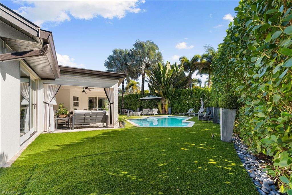 2570 Crayton Road Naples, FL 34103 - Photo 9 of 39