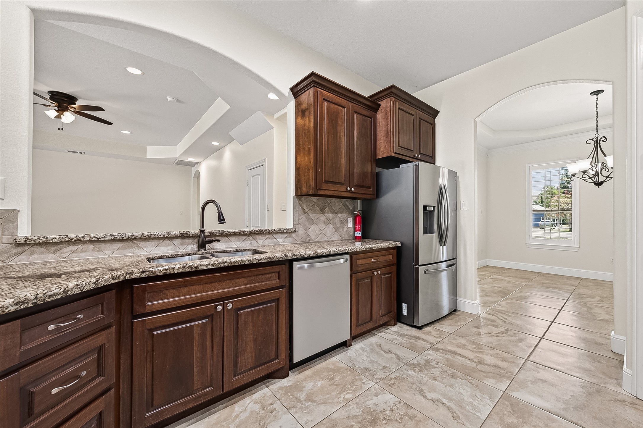 22040 Robins Road Hockley, TX 77447 - Photo 15 of 44 Beautiful archways throughout this home