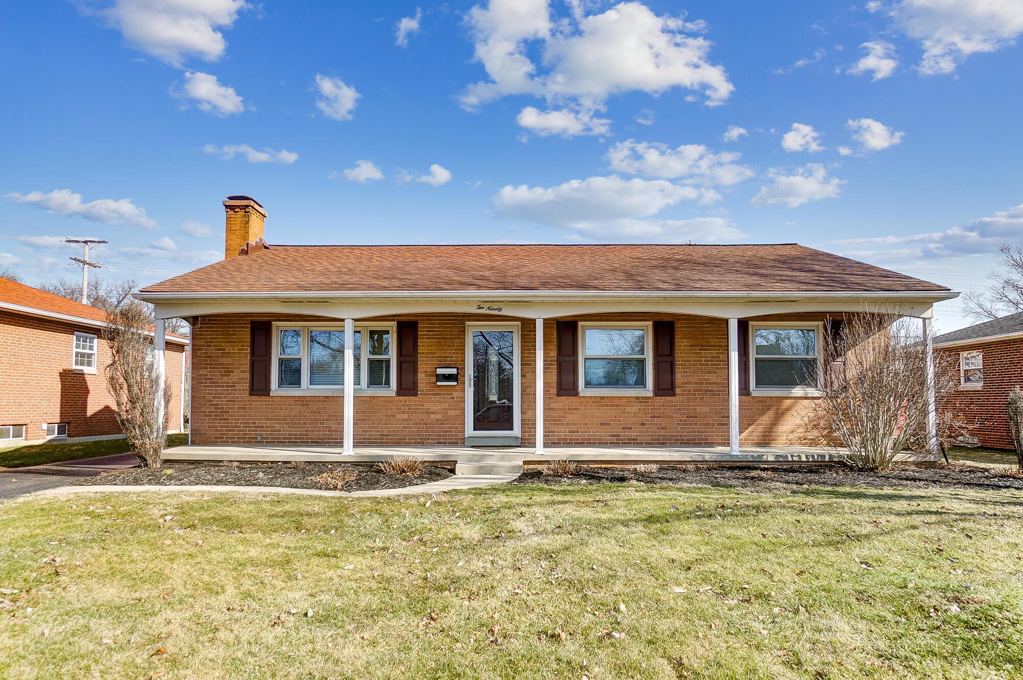 290 Topsfield Road Columbus, OH 43228 - Photo 2 of 45 001
