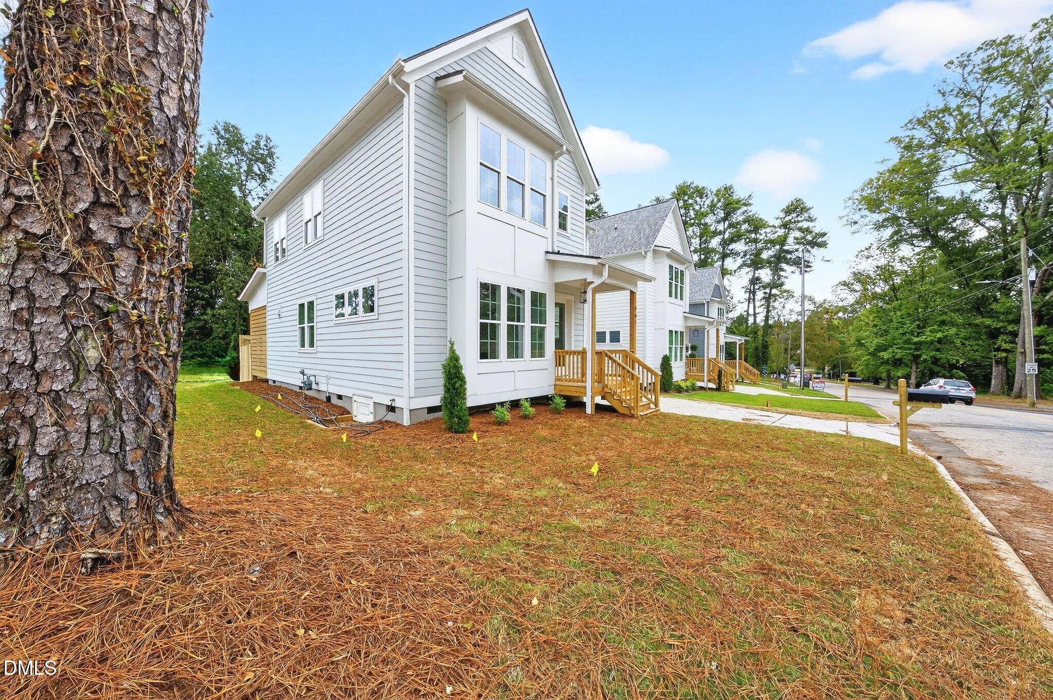 901 Deboy Street Raleigh, NC 27606 - Photo 3 of 32 2-web-or-mls-030_901 Deboy st-39 - copy