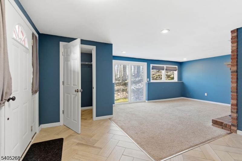 18 Byram Bay Road Hopatcong, NJ 07843 - Photo 4 of 35