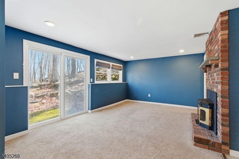 18 Byram Bay Road Hopatcong, NJ 07843 - Photo 5 of 35