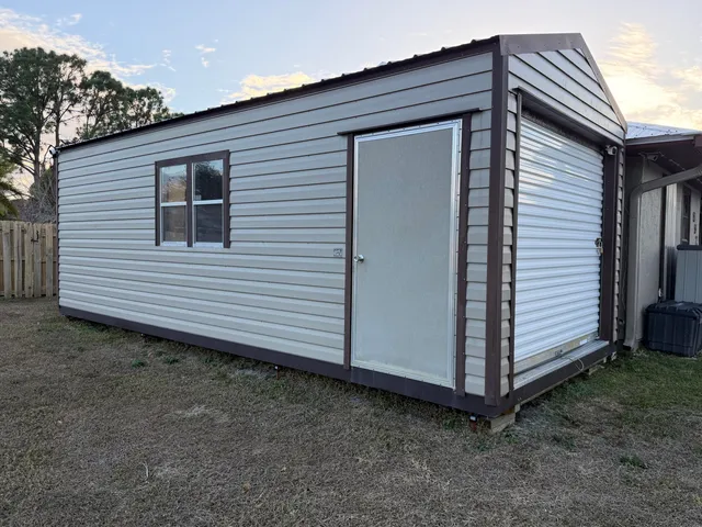 $389,900 | 892 Southeast Atlantus Avenue, Port St. Lucie, FL 34983