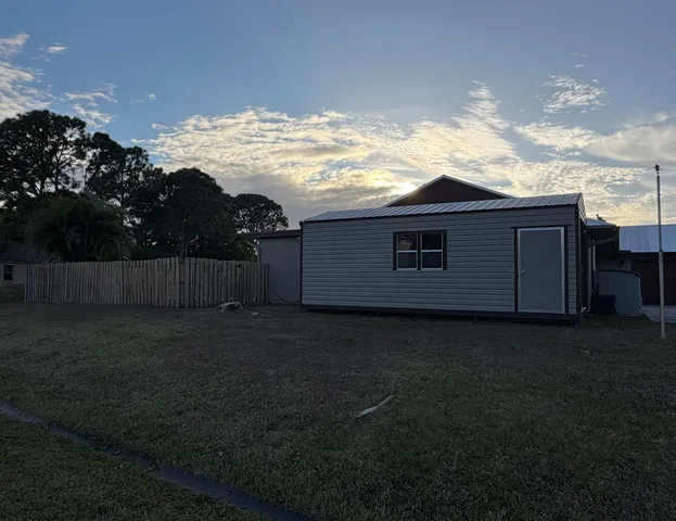 $389,900 | 892 Southeast Atlantus Avenue, Port St. Lucie, FL 34983