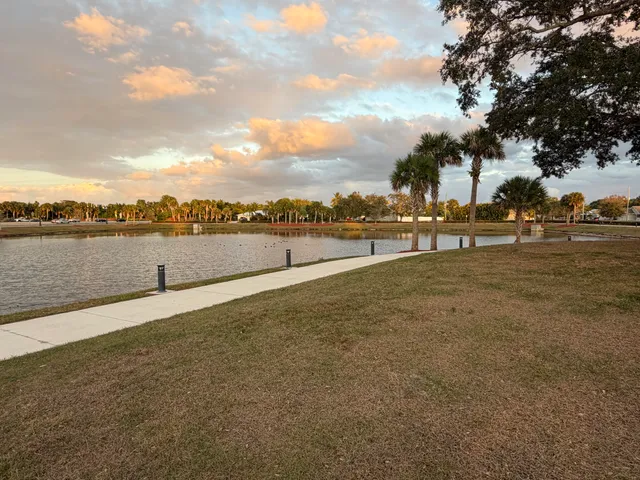 $389,900 | 892 Southeast Atlantus Avenue, Port St. Lucie, FL 34983