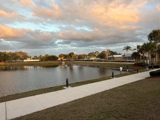 $389,900 | 892 Southeast Atlantus Avenue, Port St. Lucie, FL 34983