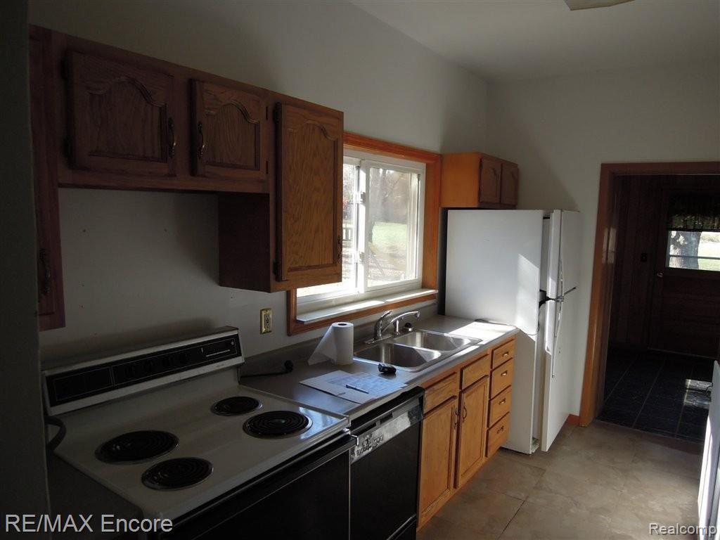 4616 Shoemaker Road Almont, MI 48003 - Photo 11 of 25 DSCN6233.JPG
