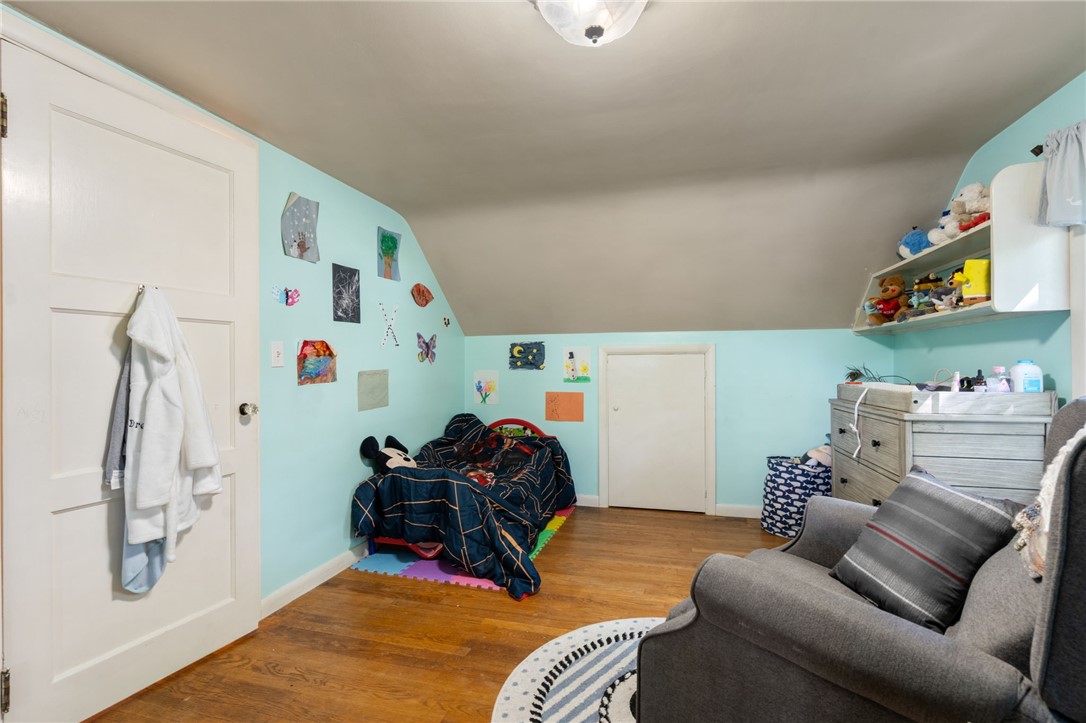 17 Hampshire Road Cranston, RI 02910 - Photo 21 of 38 Gallery Image 21