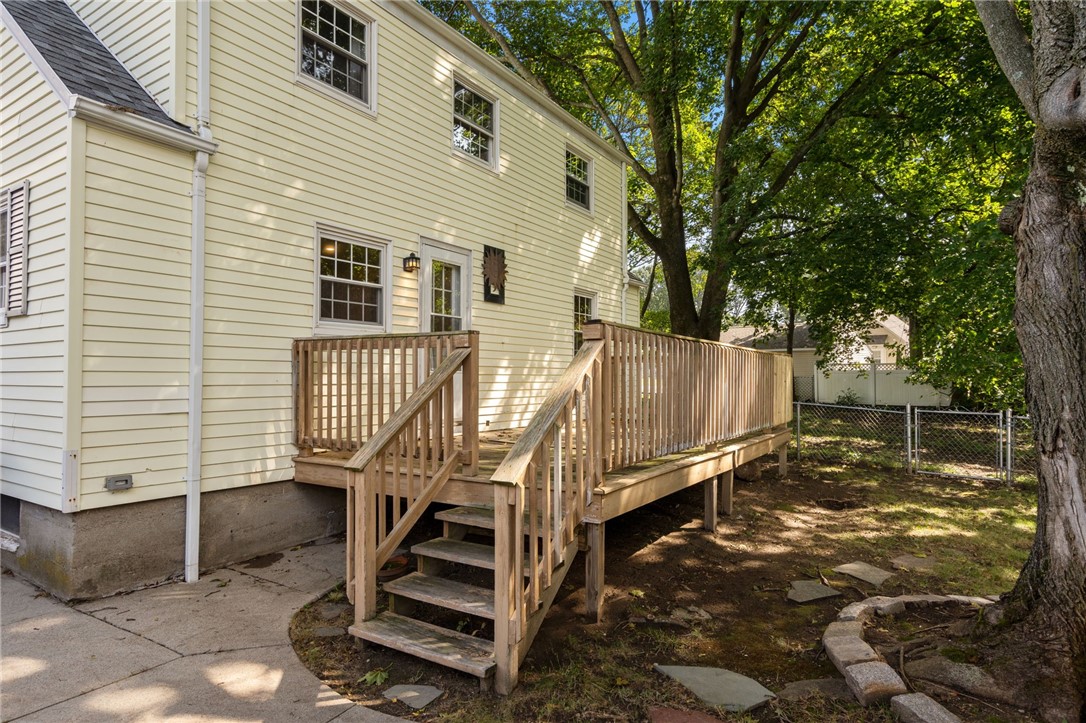 17 Hampshire Road Cranston, RI 02910 - Photo 24 of 38 Gallery Image 24