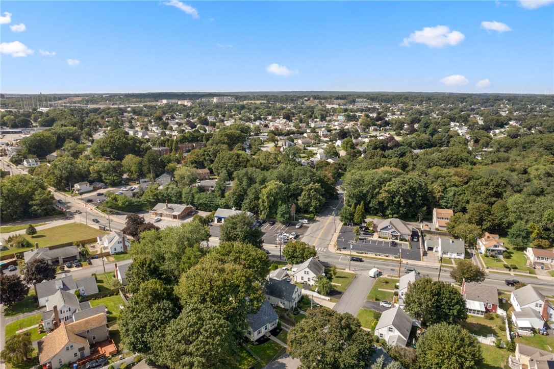 17 Hampshire Road Cranston, RI 02910 - Photo 32 of 38 Gallery Image 32
