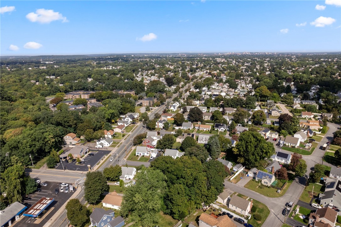 17 Hampshire Road Cranston, RI 02910 - Photo 35 of 38 Gallery Image 35