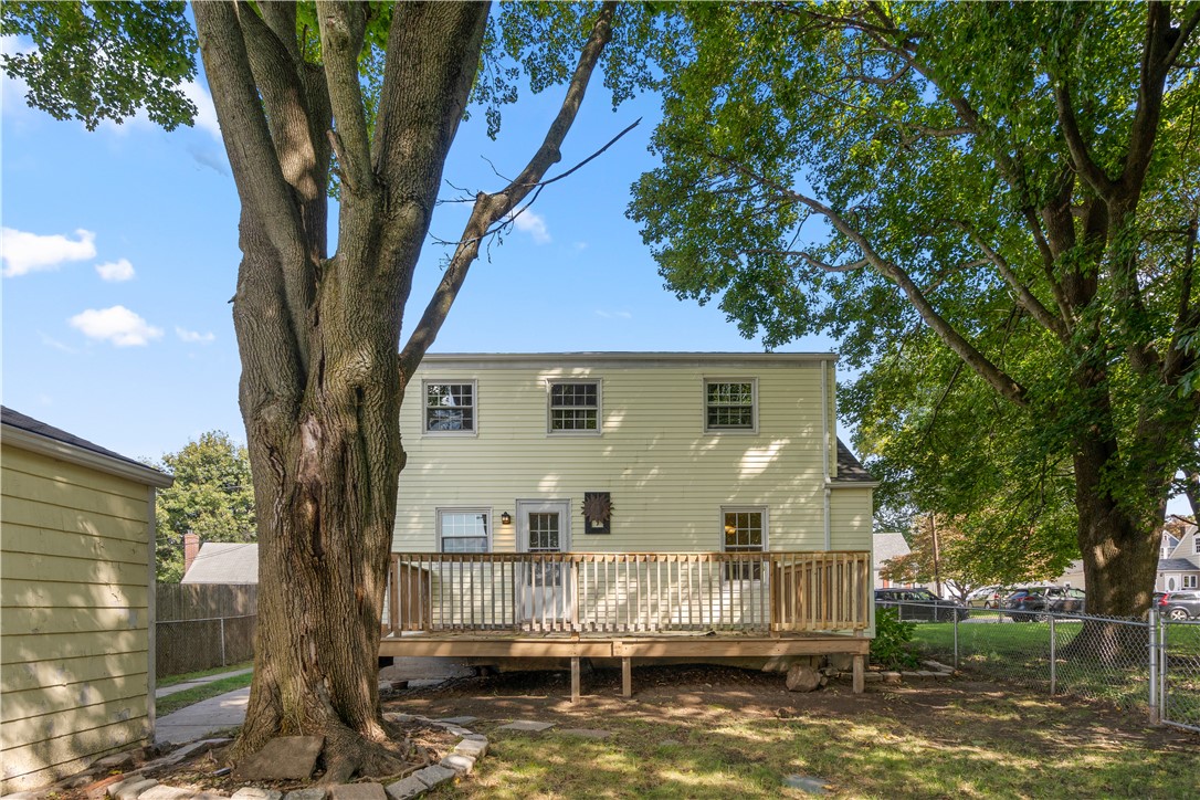 17 Hampshire Road Cranston, RI 02910 - Photo 36 of 38 Gallery Image 36