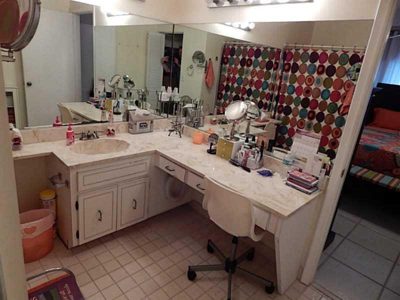 653 Banks Road, Unit 653 Margate, FL 33063 - Photo 12 of 17 Bathroom