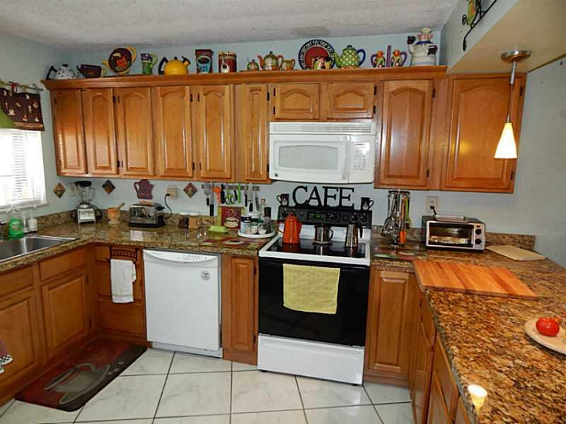 653 Banks Road, Unit 653 Margate, FL 33063 - Photo 4 of 17 Kitchen