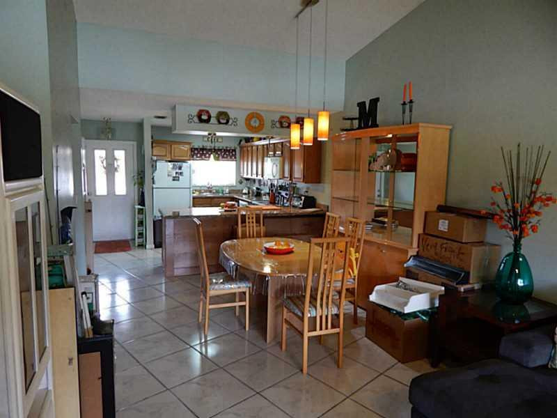 653 Banks Road, Unit 653 Margate, FL 33063 - Photo 6 of 17 Kitchen
