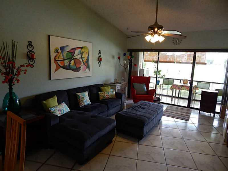 653 Banks Road, Unit 653 Margate, FL 33063 - Photo 7 of 17 Living Room