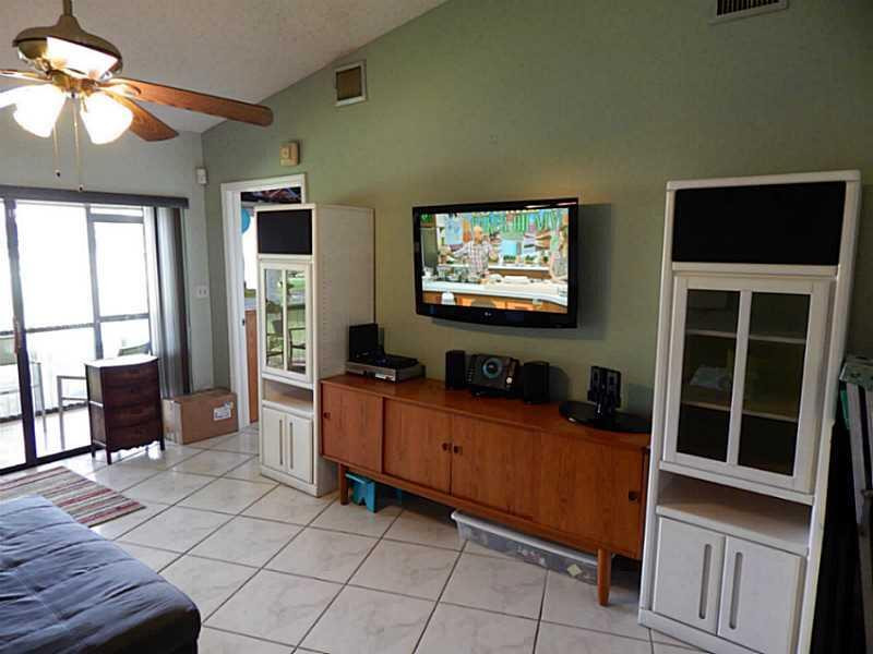 653 Banks Road, Unit 653 Margate, FL 33063 - Photo 8 of 17 Living Room