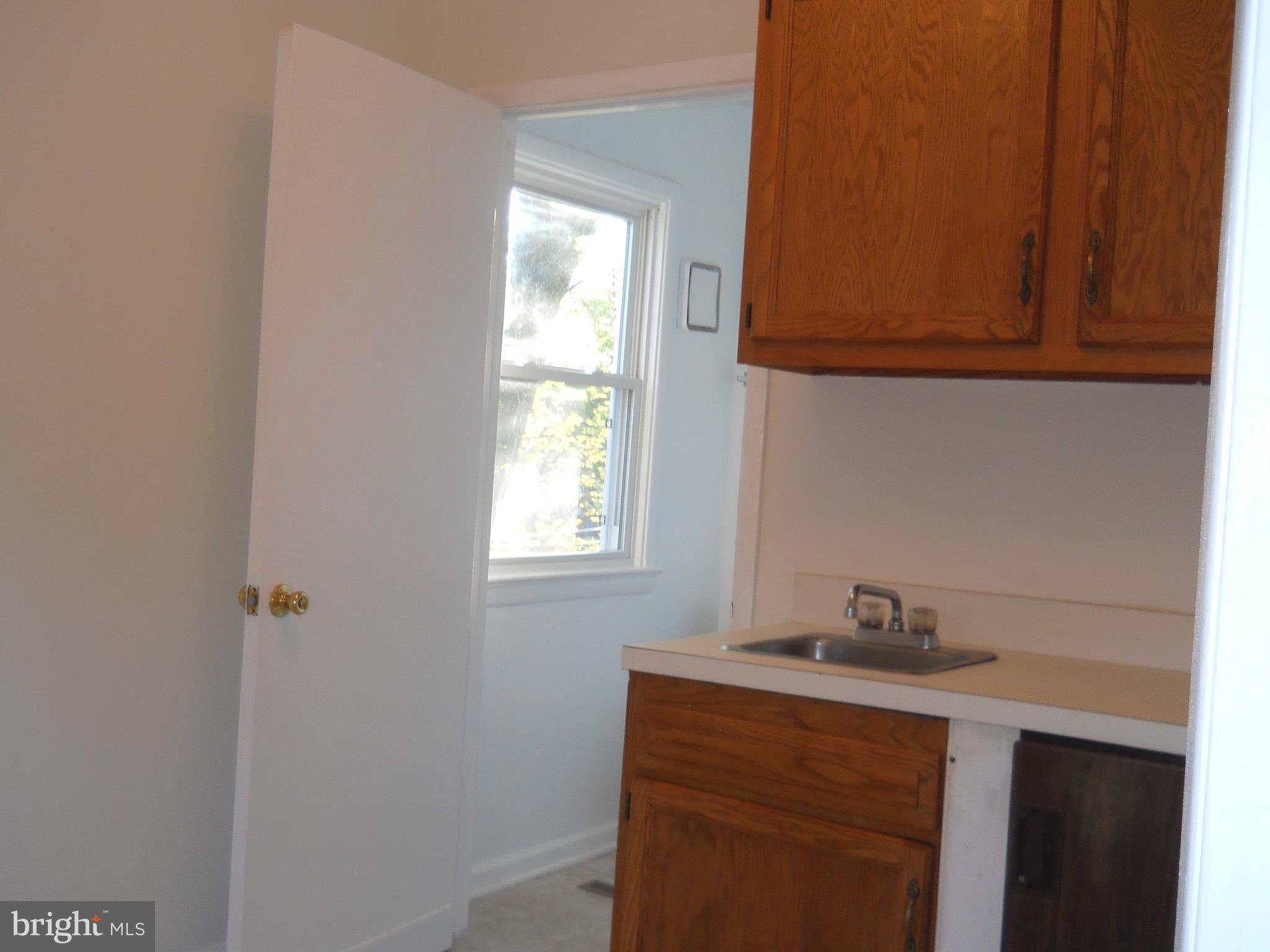 12323 Judson Road Silver Spring, MD 20906 - Photo 22 of 52 SITTING/ DEN~AREA OFF MASTER BEDROOM