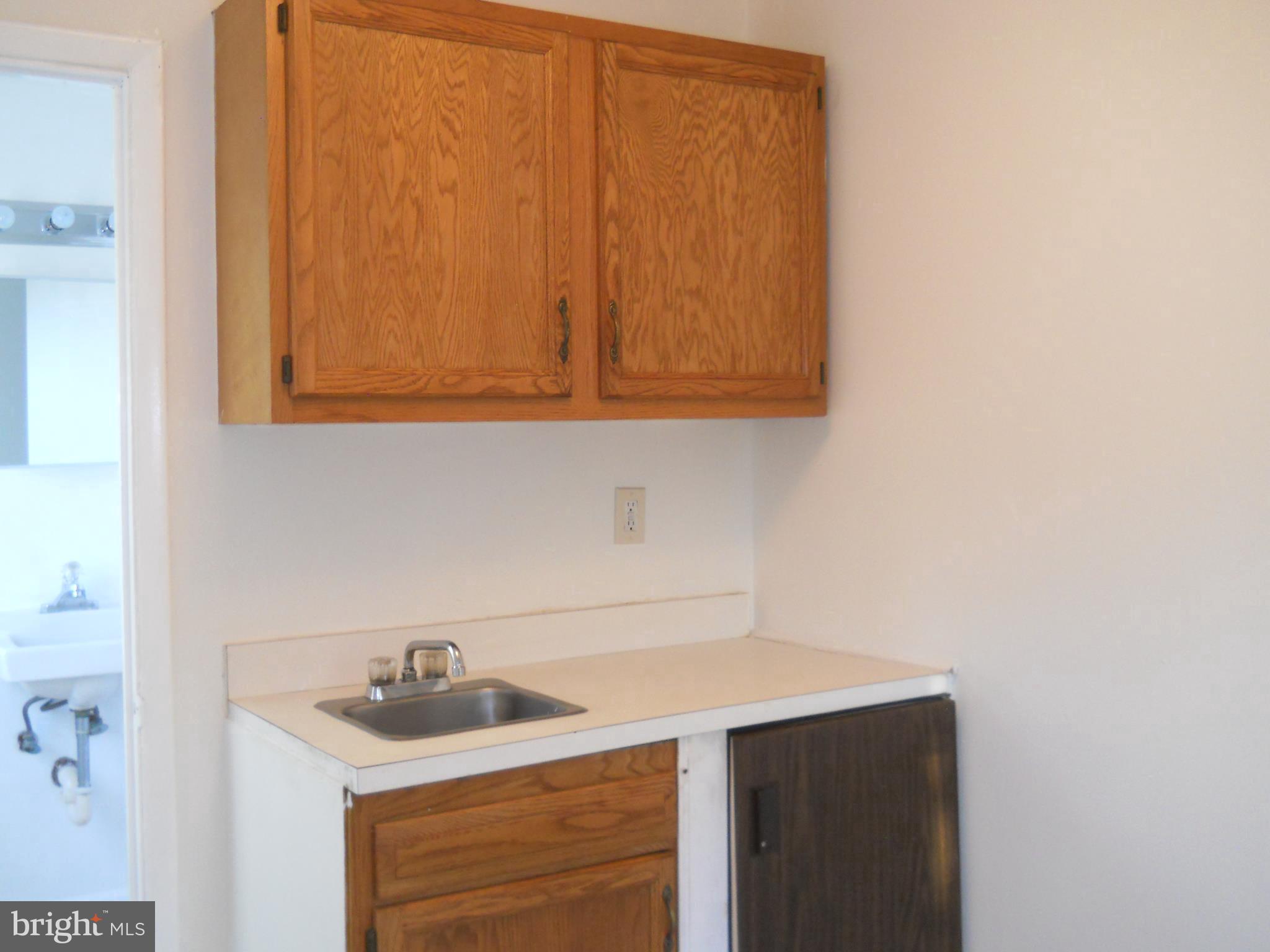 12323 Judson Road Silver Spring, MD 20906 - Photo 23 of 52 SITTING ~AREA OFF MASTER SUITE