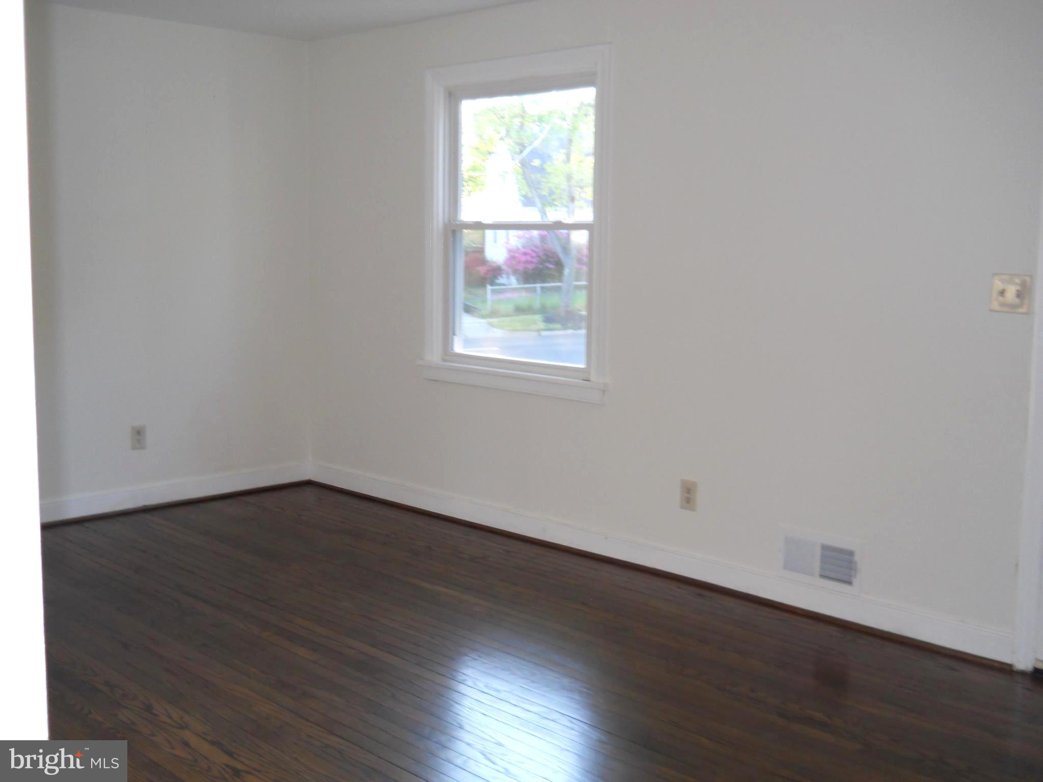 12323 Judson Road Silver Spring, MD 20906 - Photo 8 of 52 LIVING ROOM - WINDOWS REPLACED