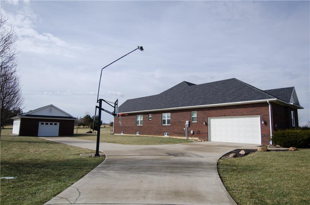 3055 Aubree Lane Springfield, OH 45502 - Photo 2 of 45
