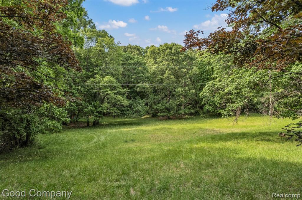 3650 Drahner Road Oxford, MI 48370 - Photo 5 of 9