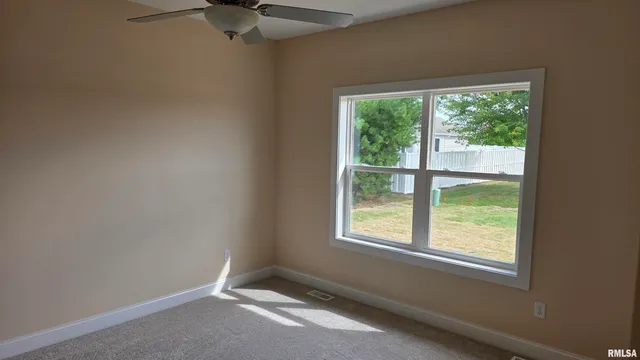 $425,000 | 1304 West Hillcrest Drive, Chillicothe, IL 61523