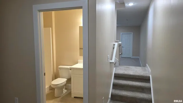 $425,000 | 1304 West Hillcrest Drive, Chillicothe, IL 61523