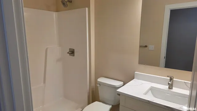 $425,000 | 1304 West Hillcrest Drive, Chillicothe, IL 61523