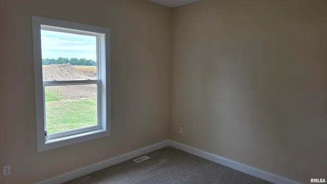 $425,000 | 1304 West Hillcrest Drive, Chillicothe, IL 61523