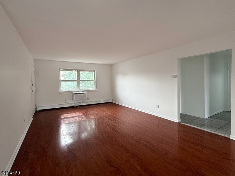 19 Van Rensselear Street, Unit 8 Belleville, NJ 07109 - Photo 5 of 9