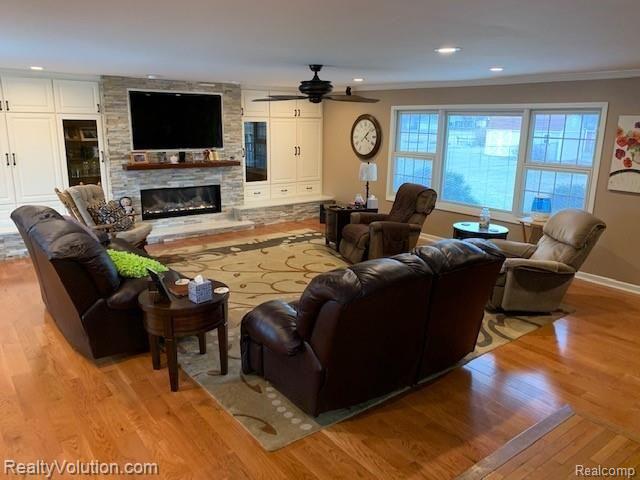 1805 Mayfield Road Lapeer, MI 48446 - Photo 4 of 38 IMG_0511.jpg