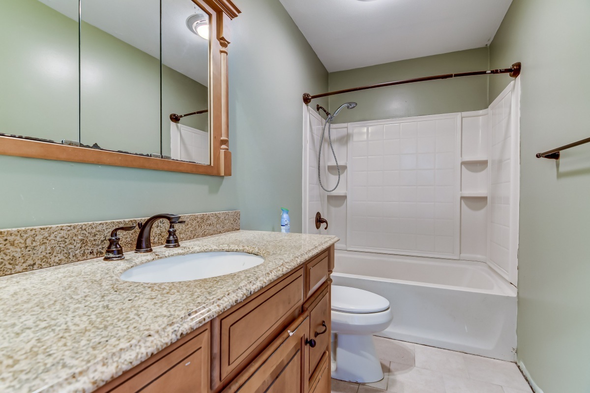2003 East Keys Avenue Springfield, IL 62702 - Photo 23 of 31