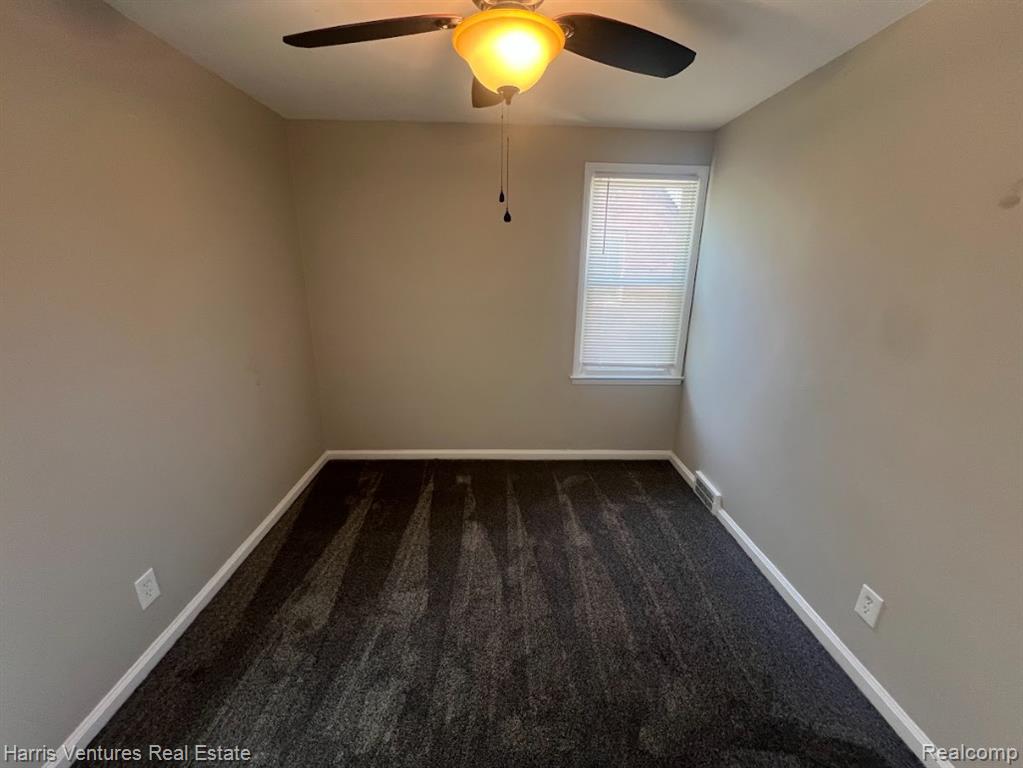 22144 Moross Road Grosse Pointe, MI 48236 - Photo 14 of 16