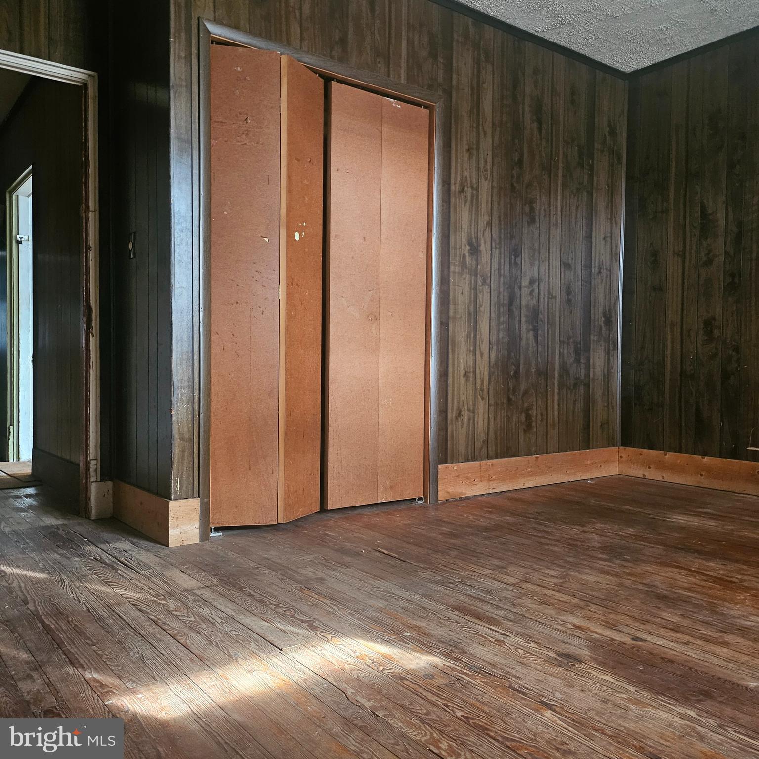 1424 22nd Street Southeast Washington, DC 20020 - Photo 23 of 28 2nd floor bdrm showing closet