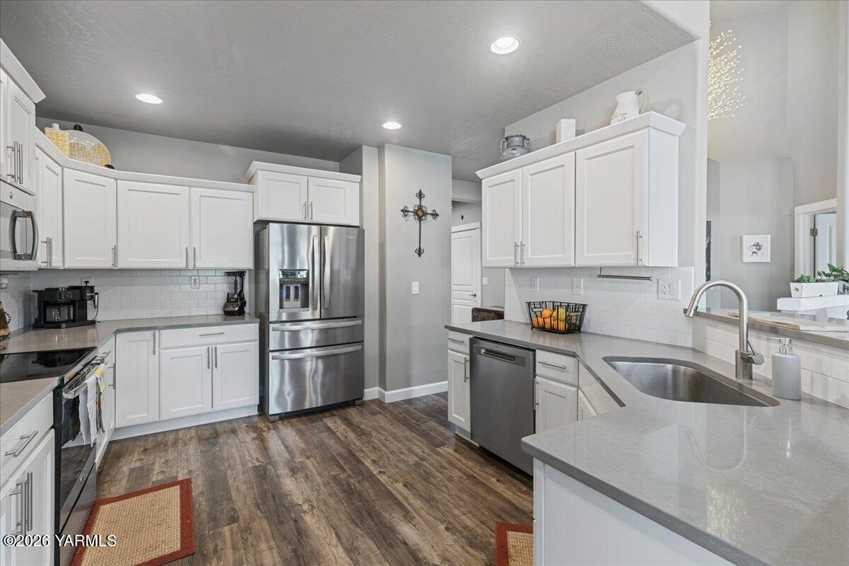 7803 Fremont Way Yakima, WA 98908 - Photo 16 of 49 Kitchen
