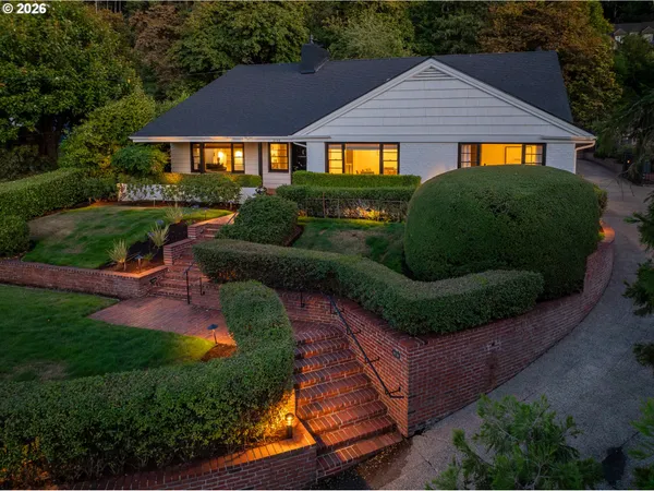 $1,999,000 | 2105 Fairmount Boulevard, Eugene, OR 97403