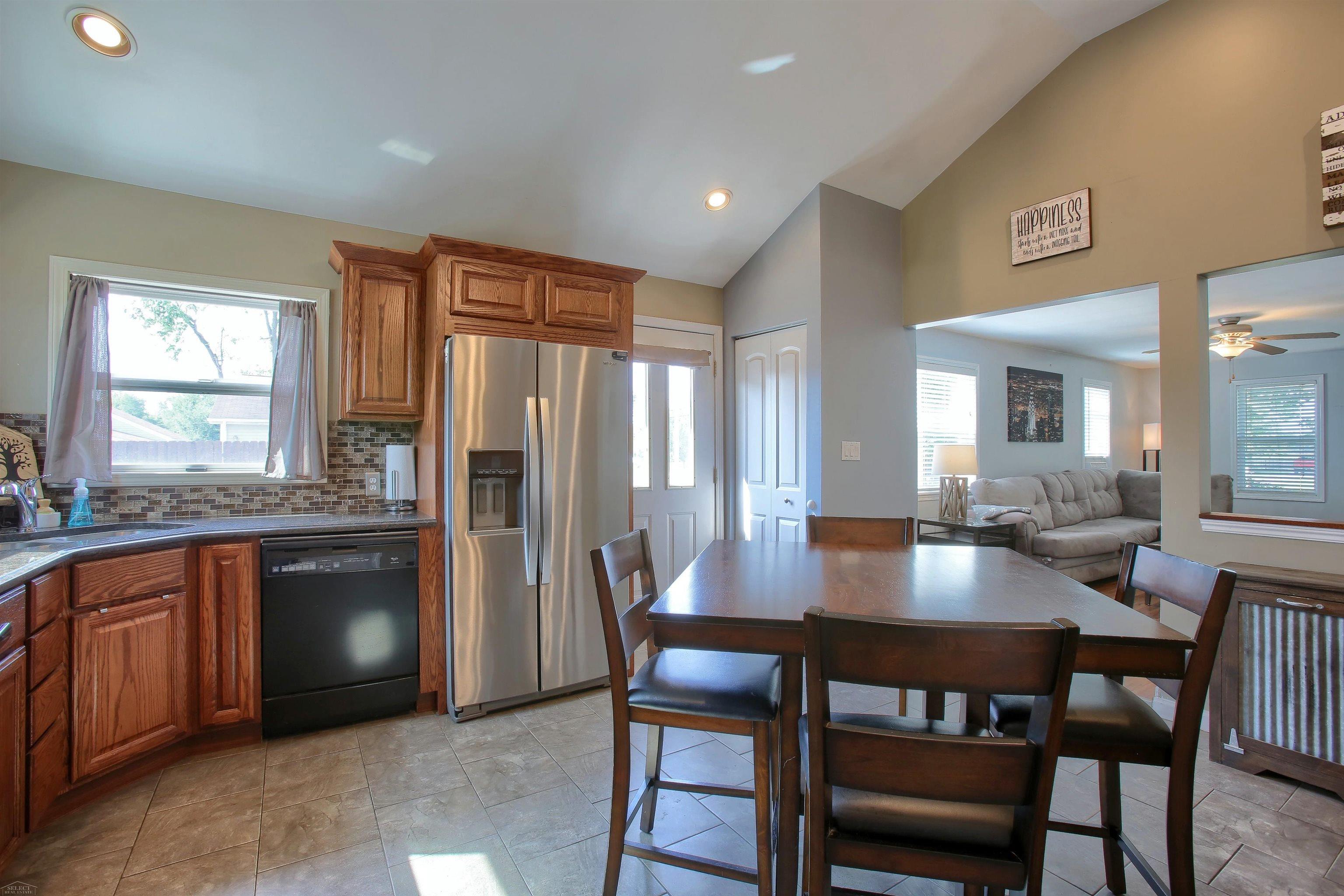 58410 Romeo Plank Road Ray, MI 48096 - Photo 8 of 20