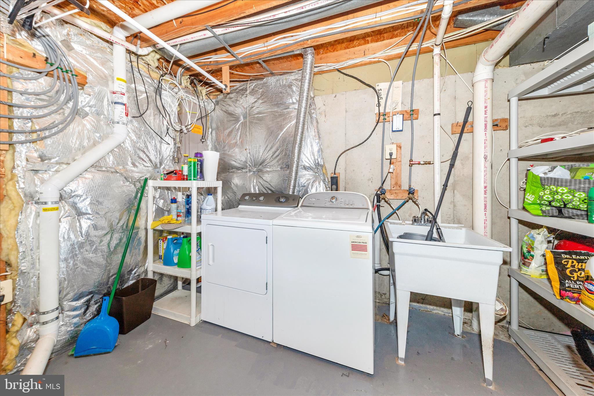 6776 Wood Duck Court Frederick, MD 21703 - Photo 27 of 36 Laundry