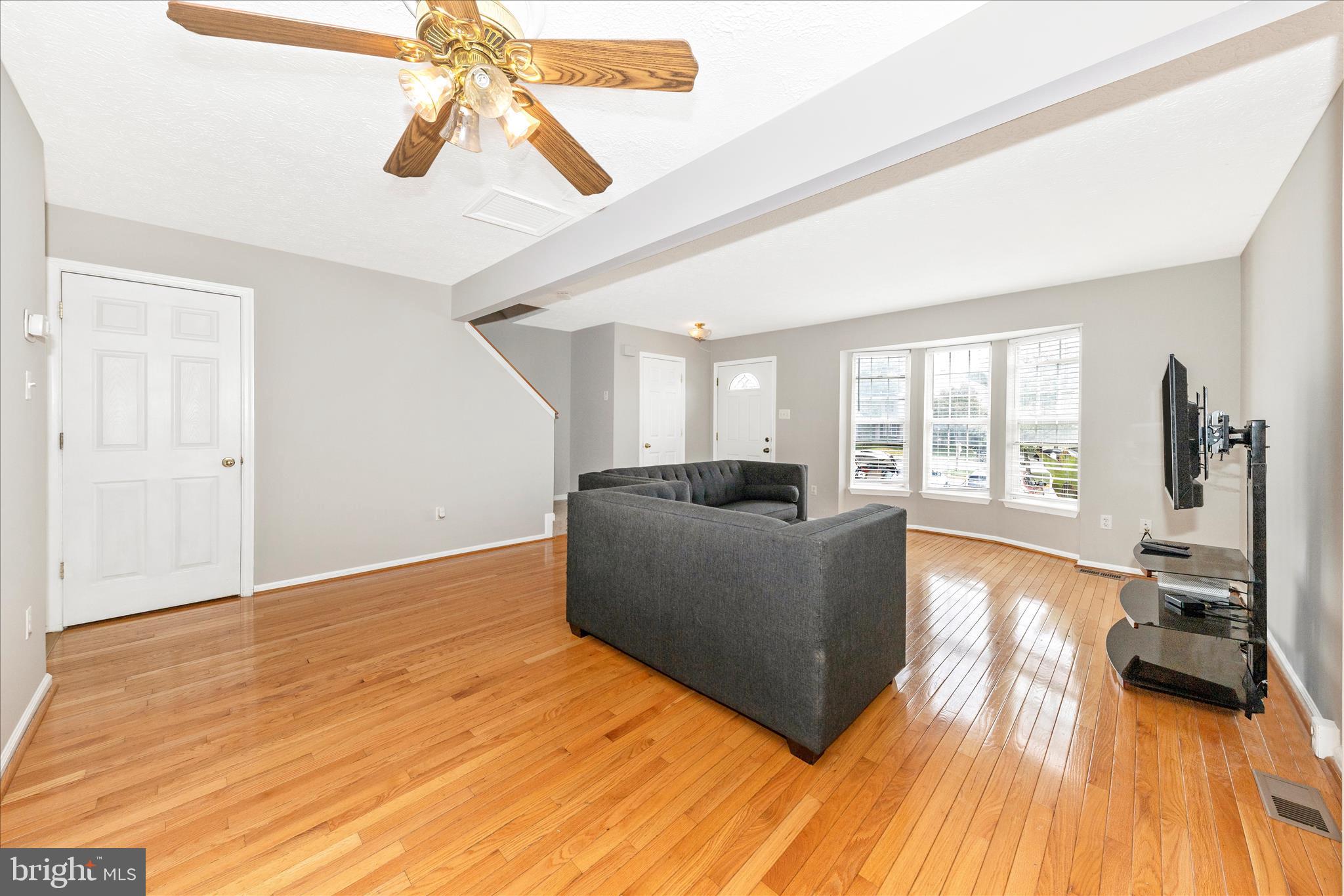 6776 Wood Duck Court Frederick, MD 21703 - Photo 3 of 36 Living Room